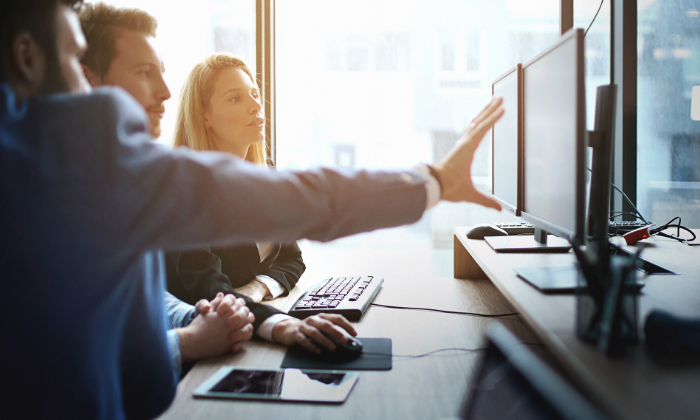 Crowdtesting vs. Outsourced Software Testing: A 2026 Quality Comparison