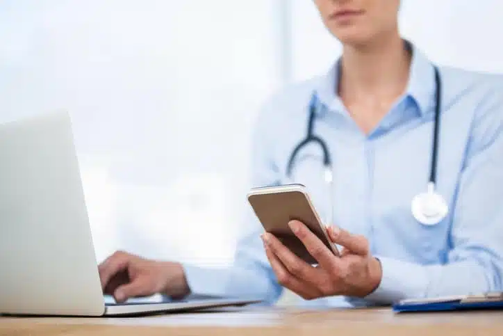 Blog - Doctors are saying “Hey Siri” and Digital Brands Should Take Note Blog - Doctors are saying “Hey Siri” and Digital Brands Should Take Note