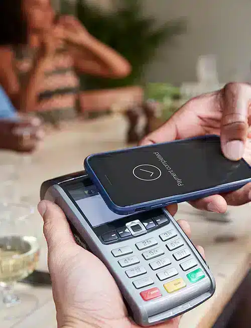 mobile-payment-meal_W585_Mfit